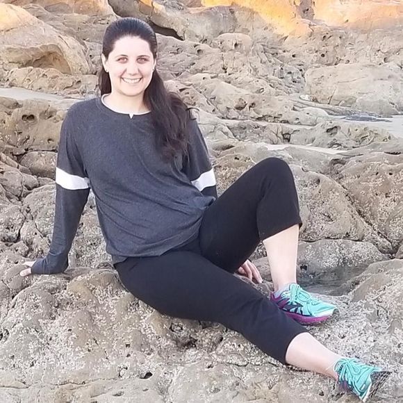 Meet your Posher, Laura - Picture 1 of 1